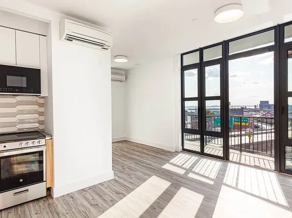 584 Fourth Avenue image 21 of 40