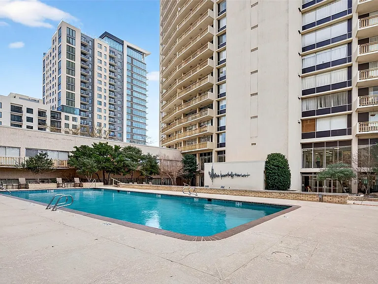 6211 W Northwest Hwy #400 — Photo 32