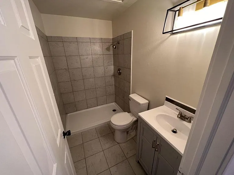 19 N 4th St #2R — Photo 13