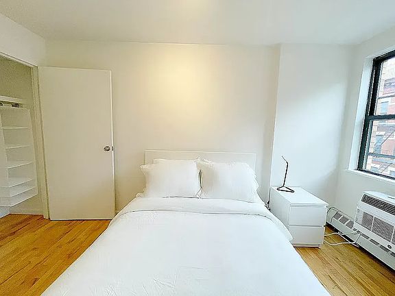 5th image of 49 Ludlow St APT 8B