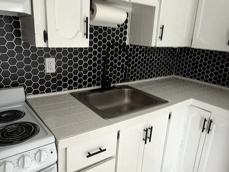 47 SE 13th St #2 — Photo 6