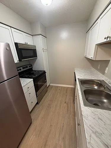 429 S Sycamore St #8 Photo 1