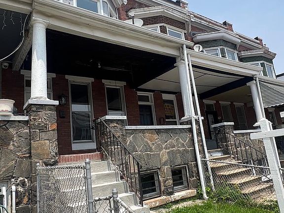 3rd image of 2732 Riggs Ave