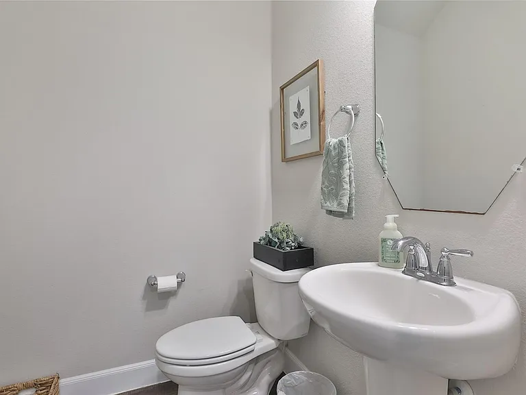 2810 Bluesage Bluff Dr — Photo 11