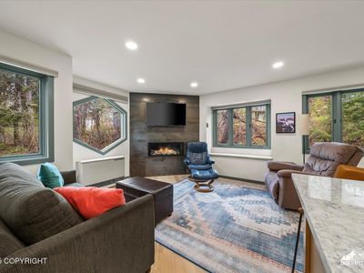 303 Crystal Mountain Rd #B-3, Girdwood, AK, 99587