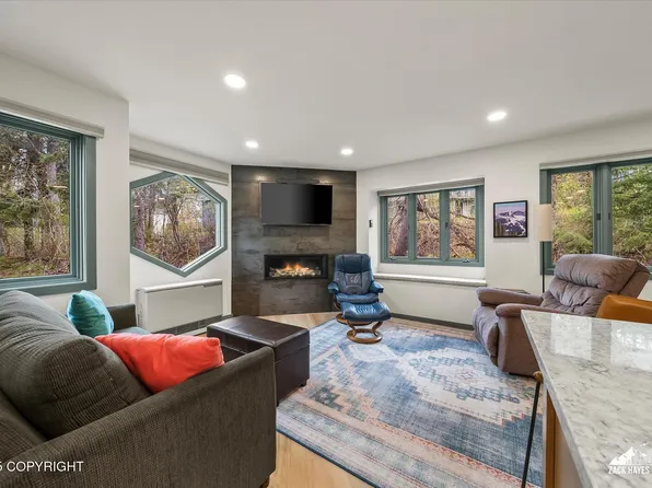 303 Crystal Mountain Rd #B-3, Girdwood, AK 99587