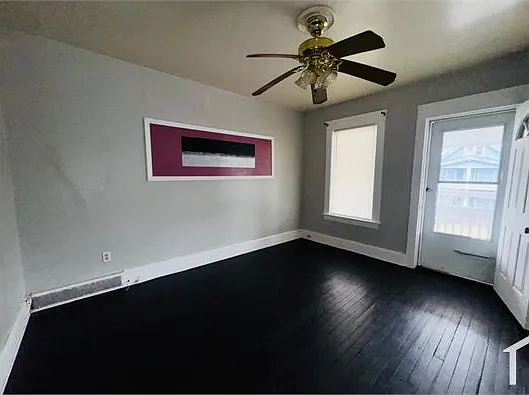 3 bed, $1,000 — Photo 3