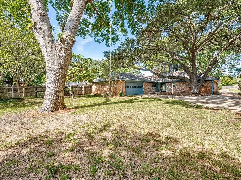 608 Cox Dr — Photo 24