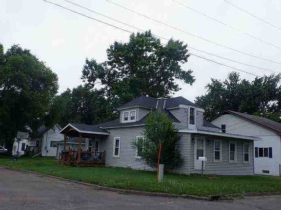 4th image of 1100 3rd Ave SW