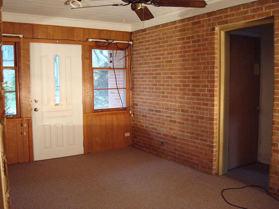 2nd image of 305 Stratford Rd