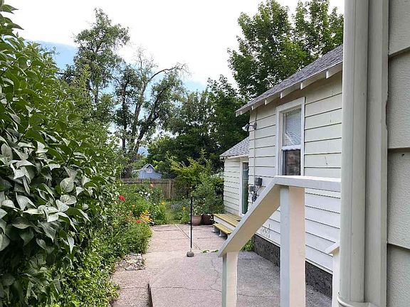 4th image of 317 Merritt Ave