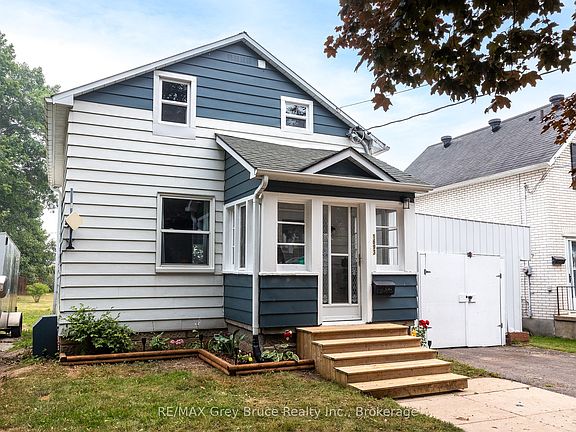 4th image of 1693 8th Ave E