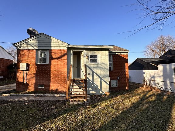 2nd image of 2620 NE 19th St