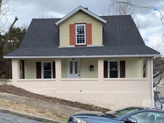 2nd image of 806 Carlton Ave