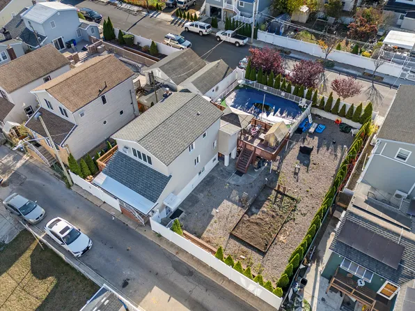 31 Frank Court image 2 of 11