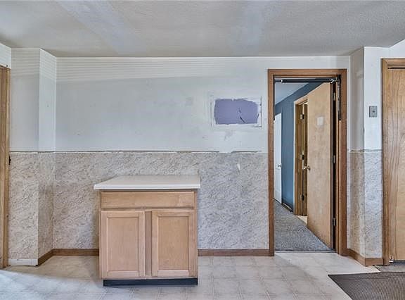 5th image of 622 NW 144th St