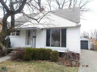 355 S Gargantua Ave, Clawson, MI 48017