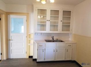 822 W 8th St, Monroe, MI 48161