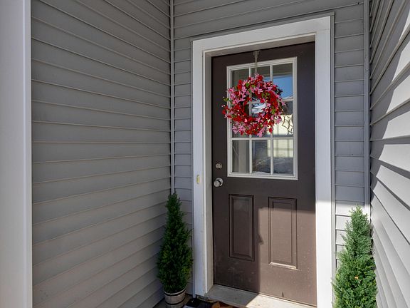 4th image of 1002 Grayson Place