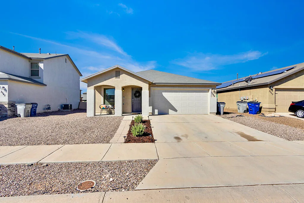 3 bed, 2.0 bath, 1466 sqft, $1,625 — Photo 1