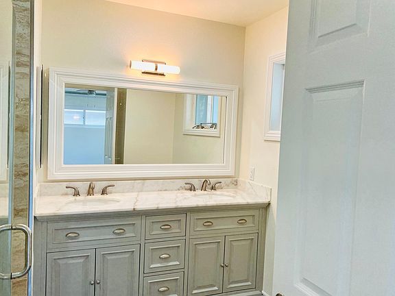 5th image of 1047 Uppingham Dr