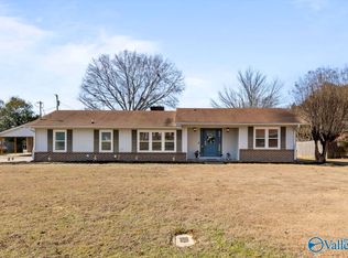 16171 E Glenn Valley Dr, Athens, AL 35611