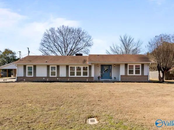16171 E Glenn Valley Dr, Athens, AL 35611