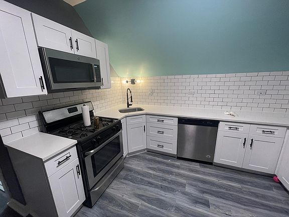 5th image of 4119 N Kedzie Ave #2