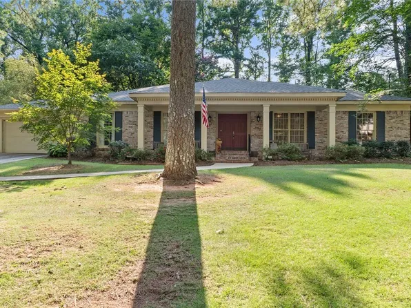 4124 Lakepoint Dr, Tuscaloosa, AL 35405