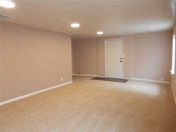 2nd image of 501 S Jackson Ave