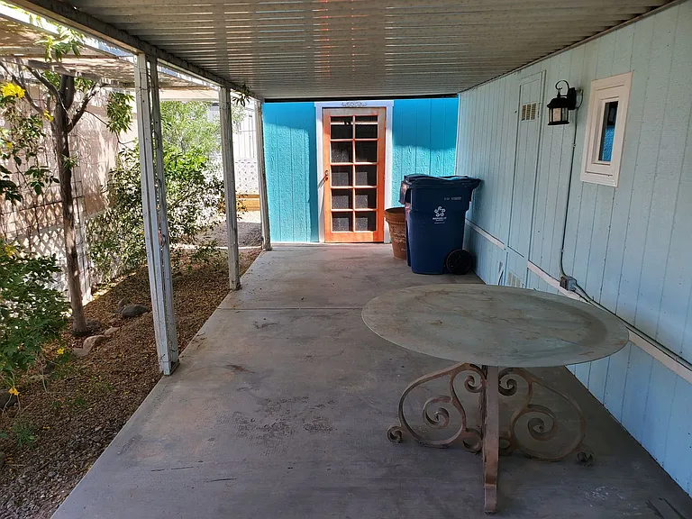 457 Malibu Dr — Photo 2