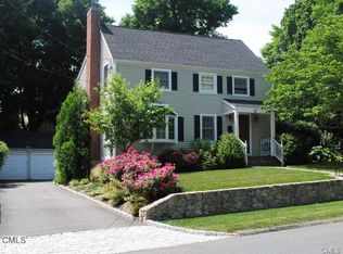12 Edgewood Ave, Trumbull, CT 06611