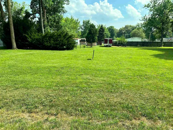 Ems D18b Ln, Syracuse, IN 46567