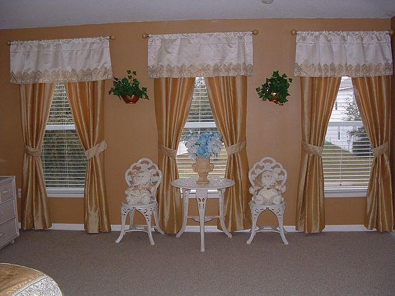 Master bedroom suite 2nd floor. 2 closets plus 2 walk in closets. 4 closets total.