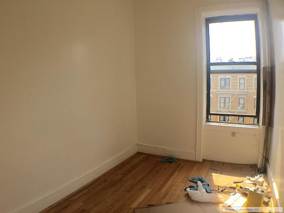 3rd image of 936 Amsterdam Ave #10