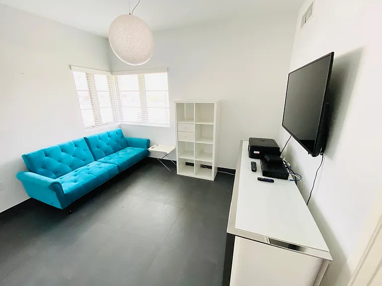 1602 Euclid Ave #104 — Photo 3