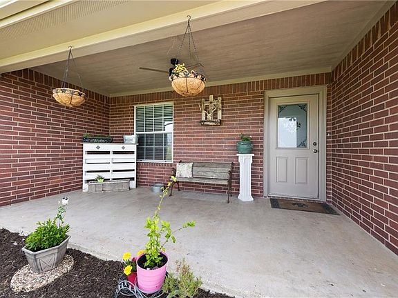 5th image of 330 Jost Ln