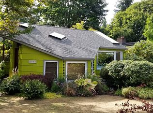 9203 12th Ave NE, Seattle, WA 98115