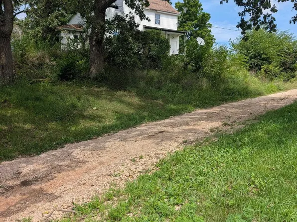 12349 Otter Creek Rd, Darlington, WI 53530