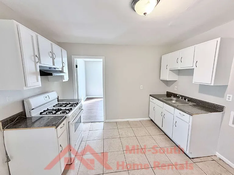 1549 Patton St — Photo 6