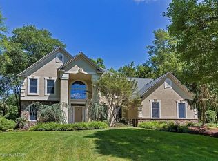 27 Mapleseed Dr, Dallas, PA 18612