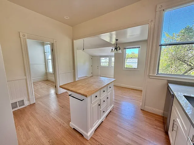 51 Whitney St — Photo 10