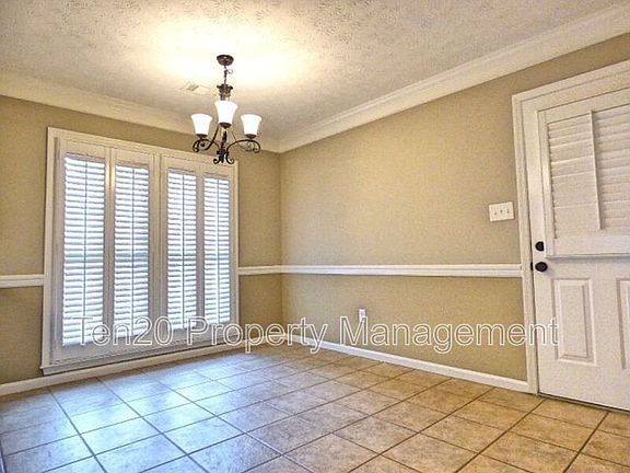 5th image of 2723 Summerfield Pl