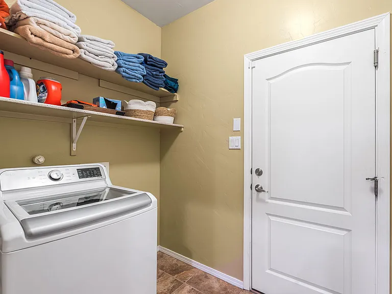 2711 Firewheel Ave SW — Photo 12