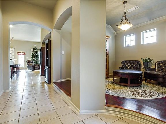 5th image of 219 Red Bluff Dr