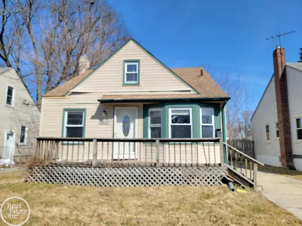 19645 Kingsville St, Harper Woods, MI 48225