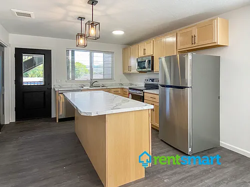 2120 South Ave W Photo 1