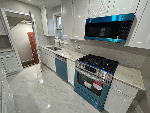 5th image of 3020 Grindley Park St