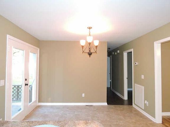 5th image of 578 Ridgewood Dr