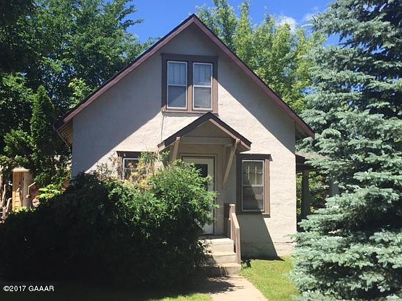 3rd image of 222 10th Ave E